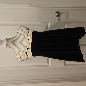 Women's Monteau Black Tank Top With Cream Rosettes